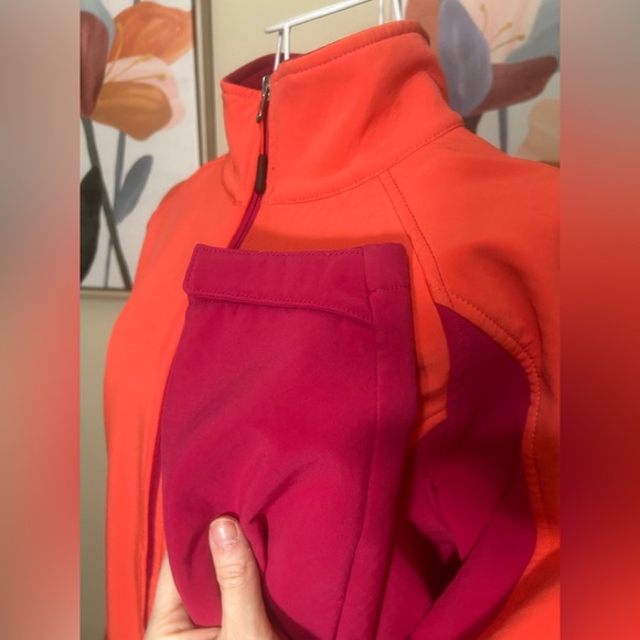 The North Face Women's Vibrant Orange and Pink Ski Jacket - Picture 10 of 16